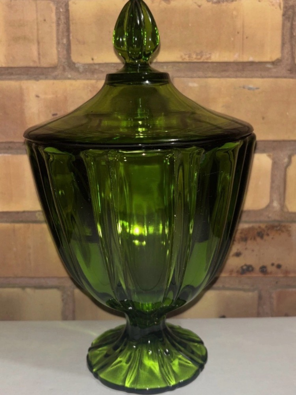 LE Smith Emerald Green Glass Large Covered Candy Dish 10.5” T By 6" W